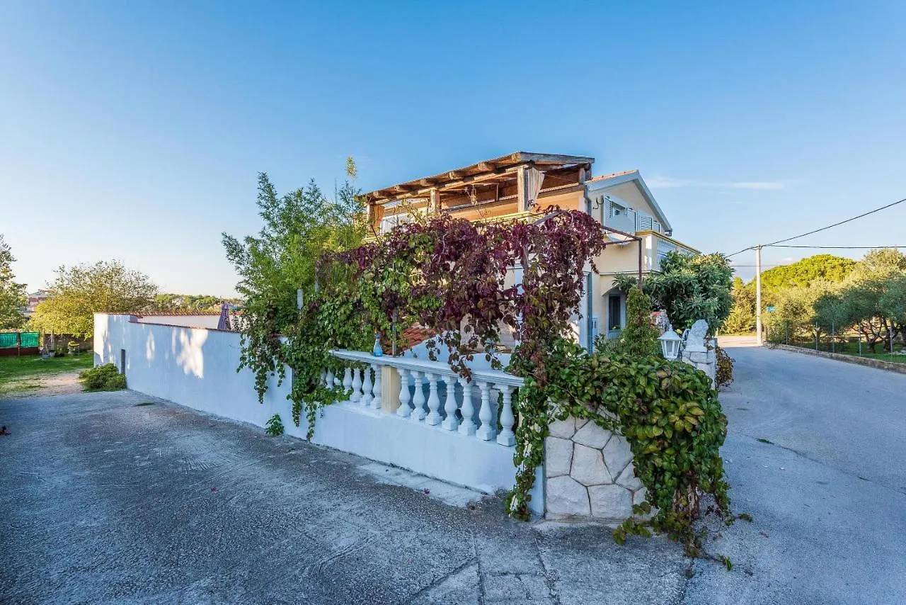 Villa Barak Pakostane