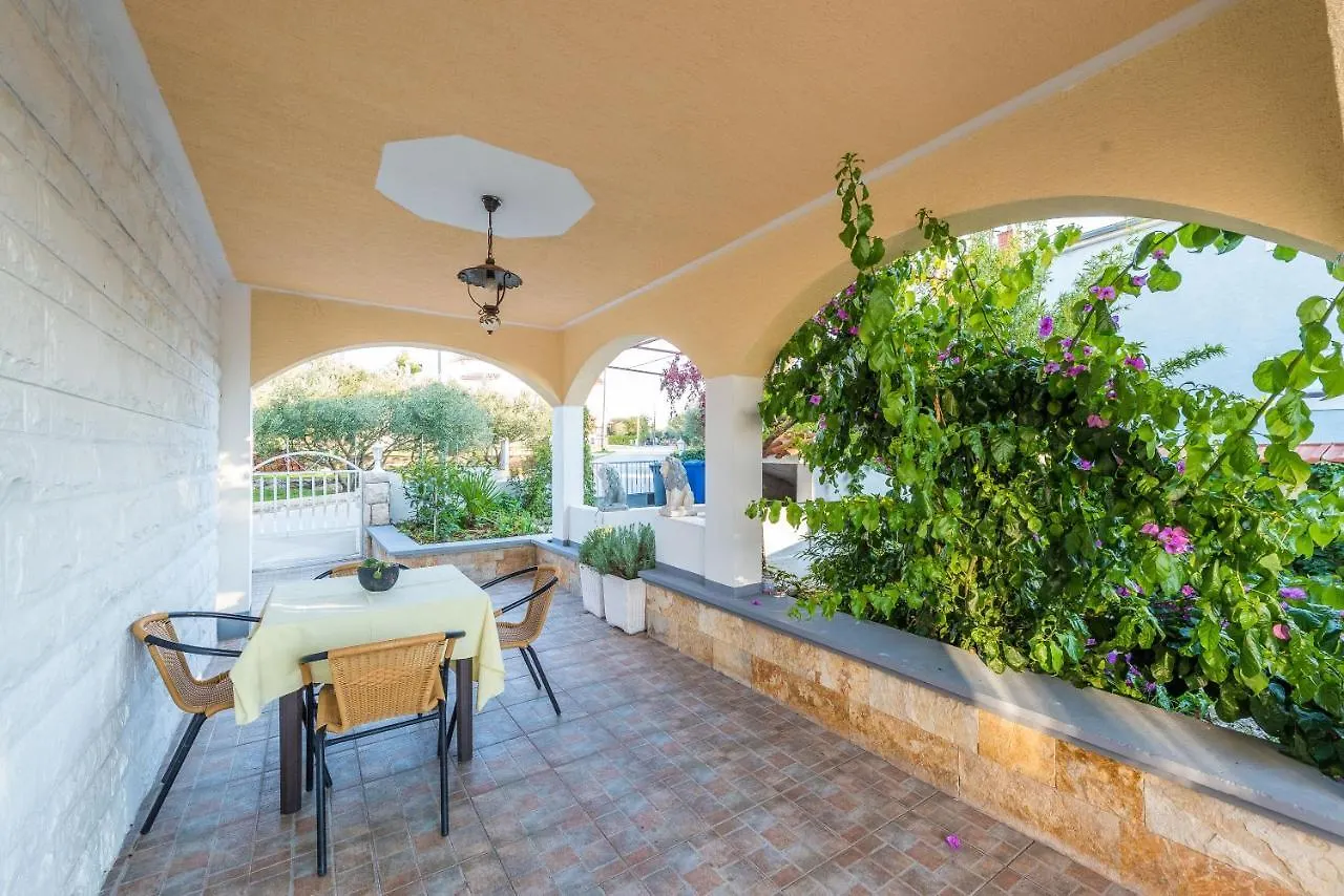 Villa Barak Pakostane